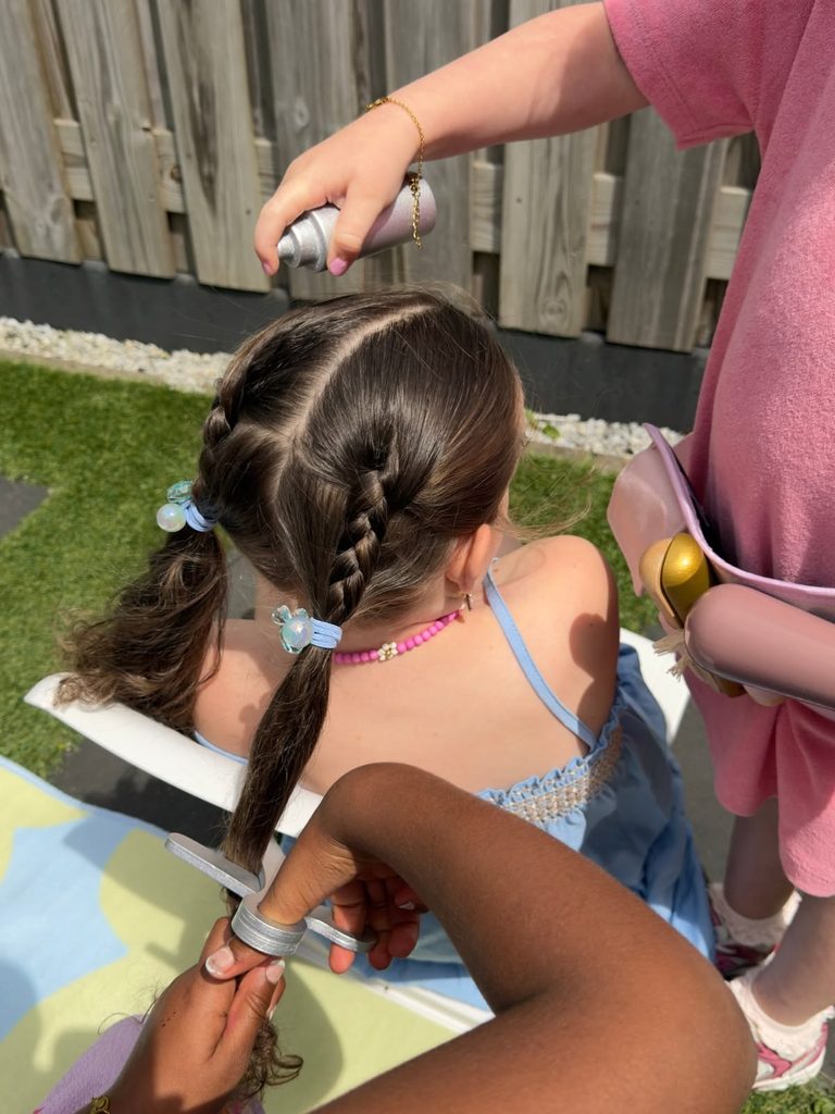 kid making protective hairstyles for kids